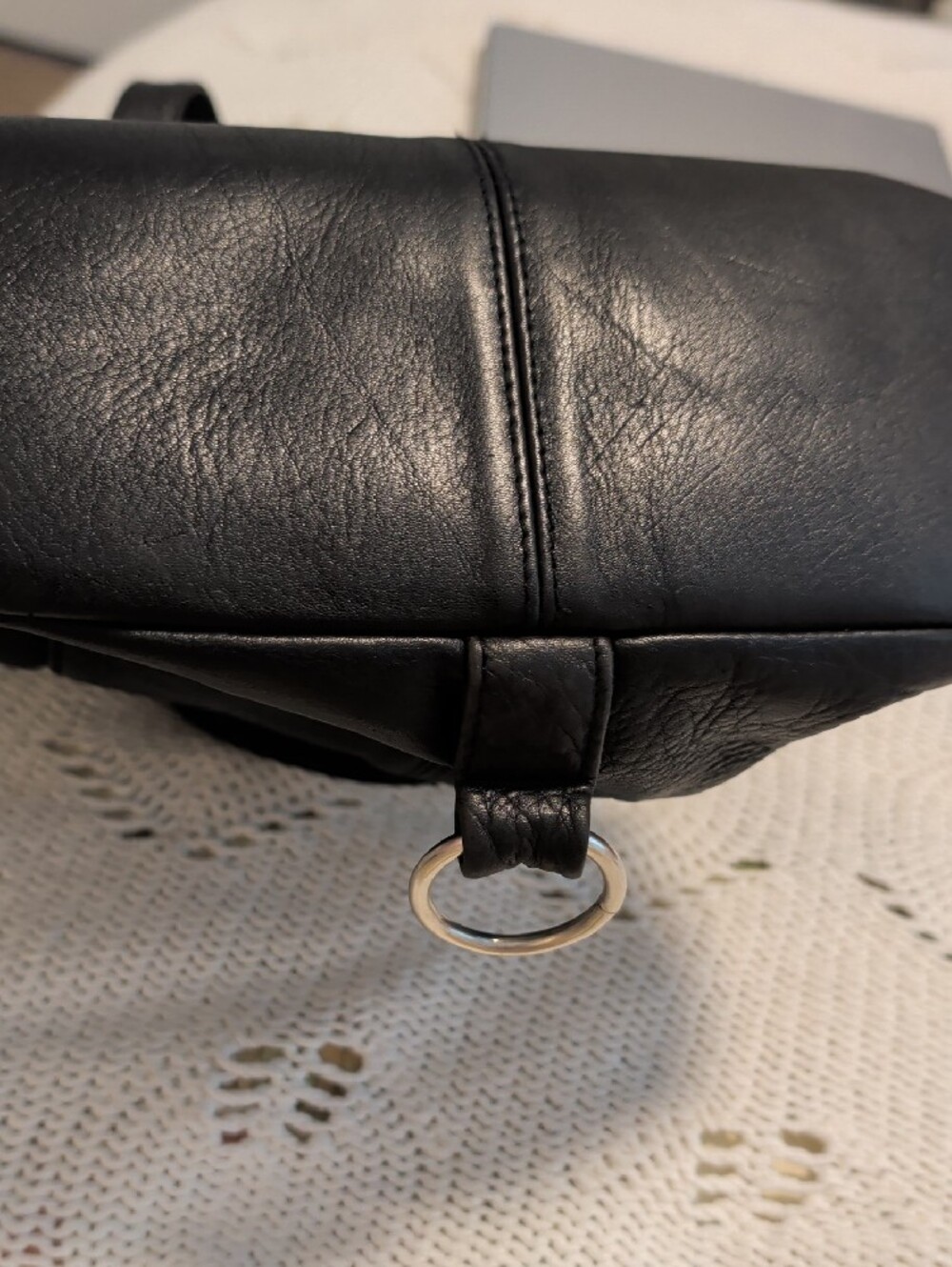 TIGNANELLO-Black Leather Crossbody - Classic Women's Shoulder Bag - Picture 8 of 9